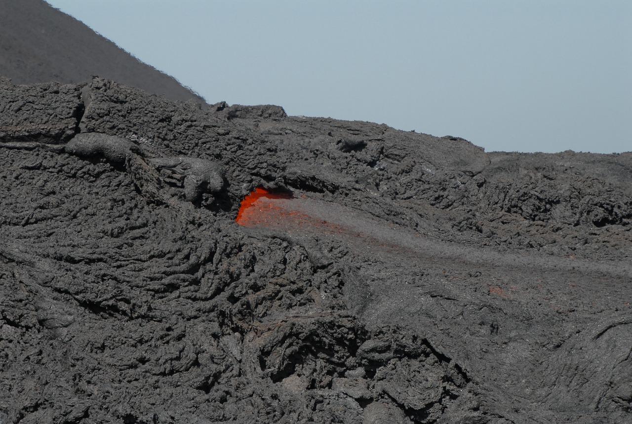 富士山火山噴發(fā)最新消息,富士山火山噴發(fā)最新消息，影響與應對策略