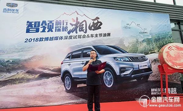 2025新澳門正版免費資木車|激發(fā)釋義解釋落實,探索澳門未來，新澳門正版免費資源激發(fā)與落實策略